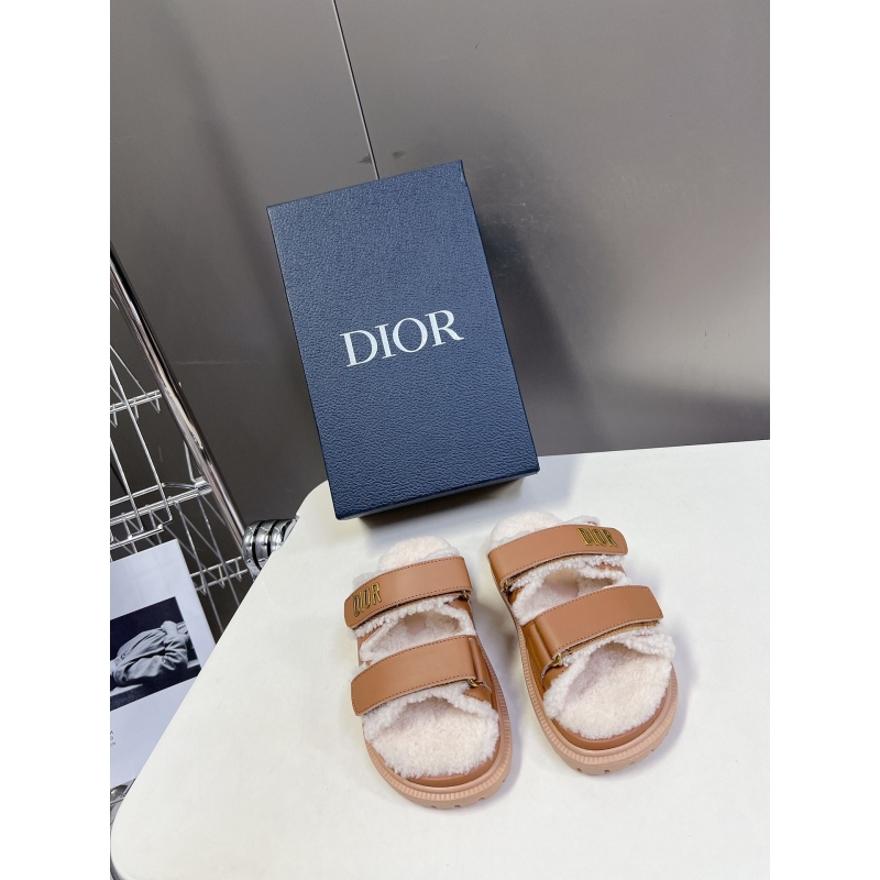 ch**an D*or sandals
